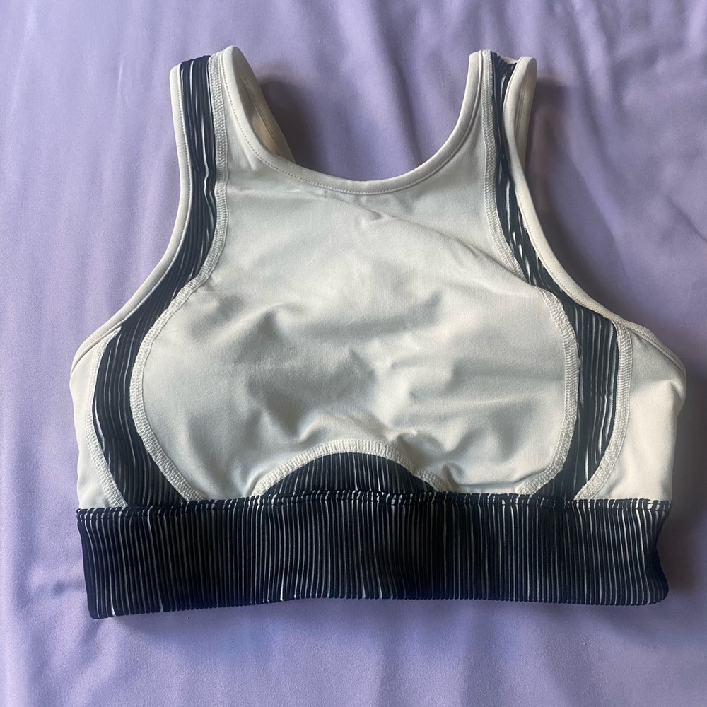Alo Yoga Electric Bra